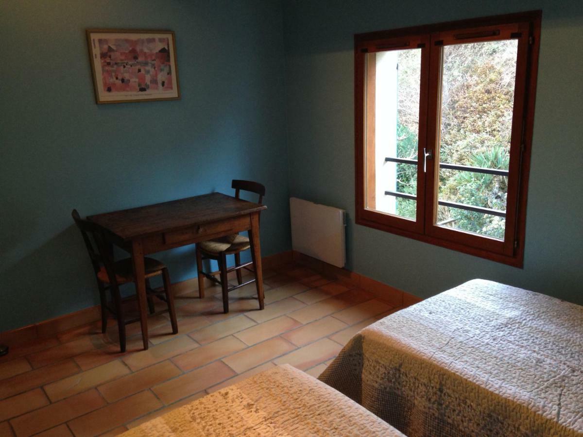 Gite Les Volets Bleus Venelles Exterior photo